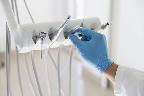 Professional Emergency Dentist technician working in Glendale, MS